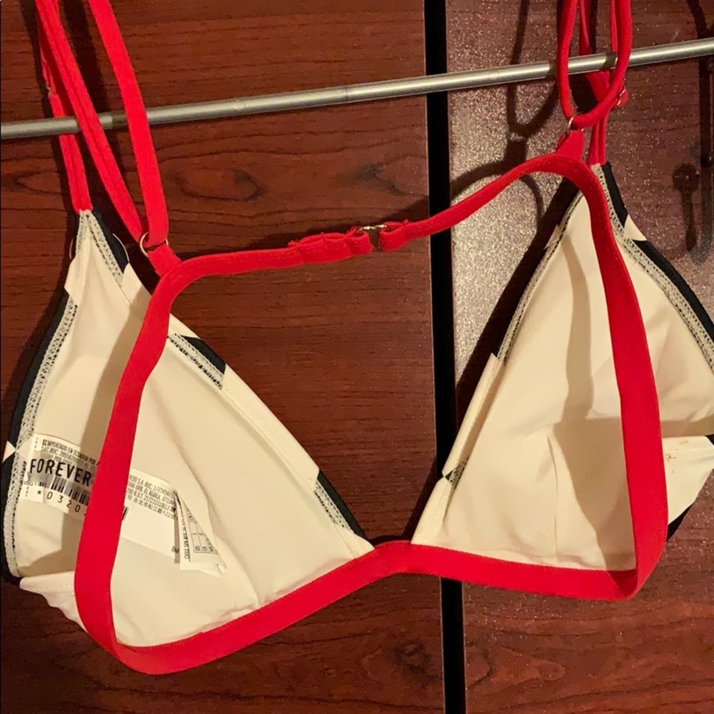 Swimsuit top - Picture 2 of 2